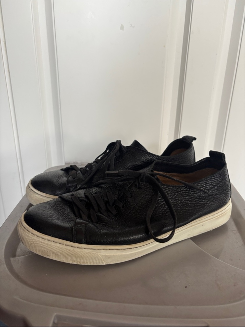 Men's  Henderson Harry Rosen Black Leather Low-Top Sneakers